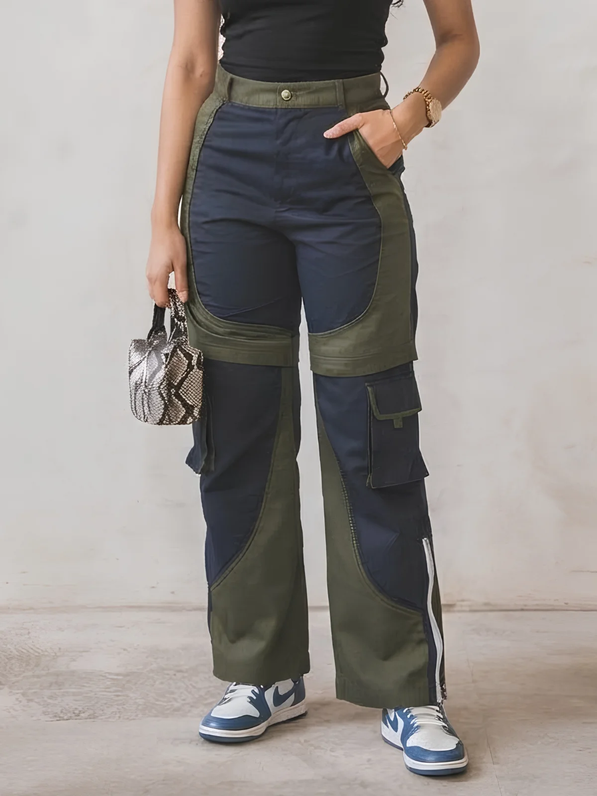 Two Fold Cargos